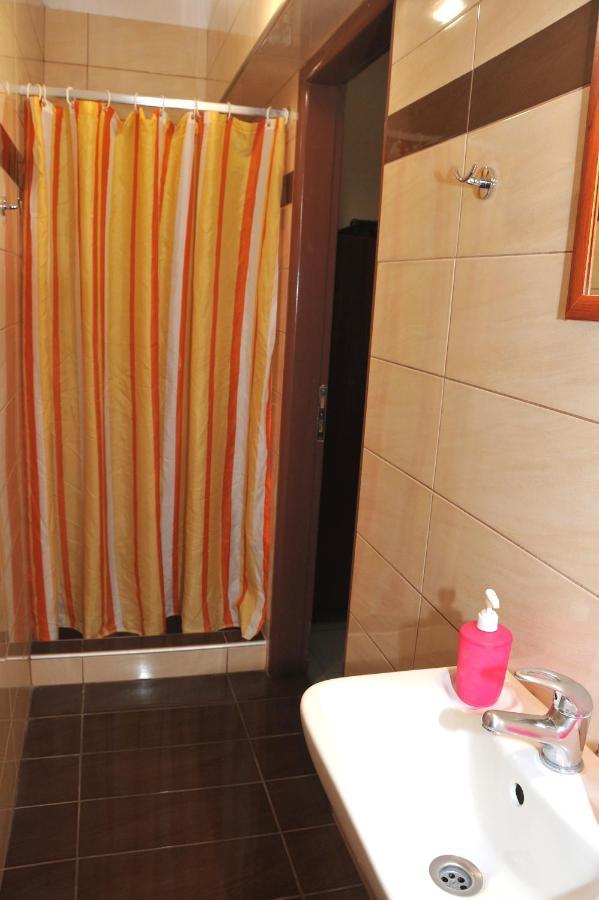Guesthouse Bloutsos Rooms カストラキオン エクステリア 写真