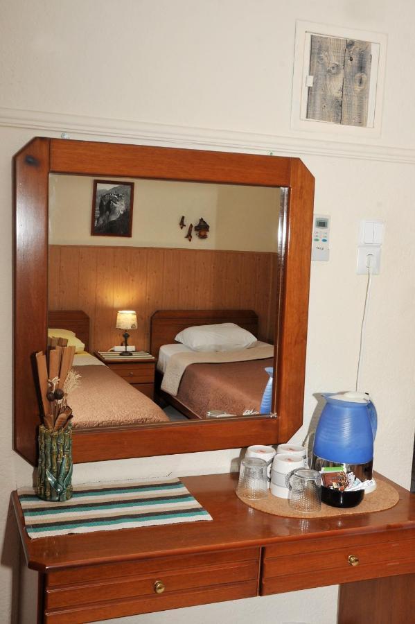 Guesthouse Bloutsos Rooms カストラキオン エクステリア 写真