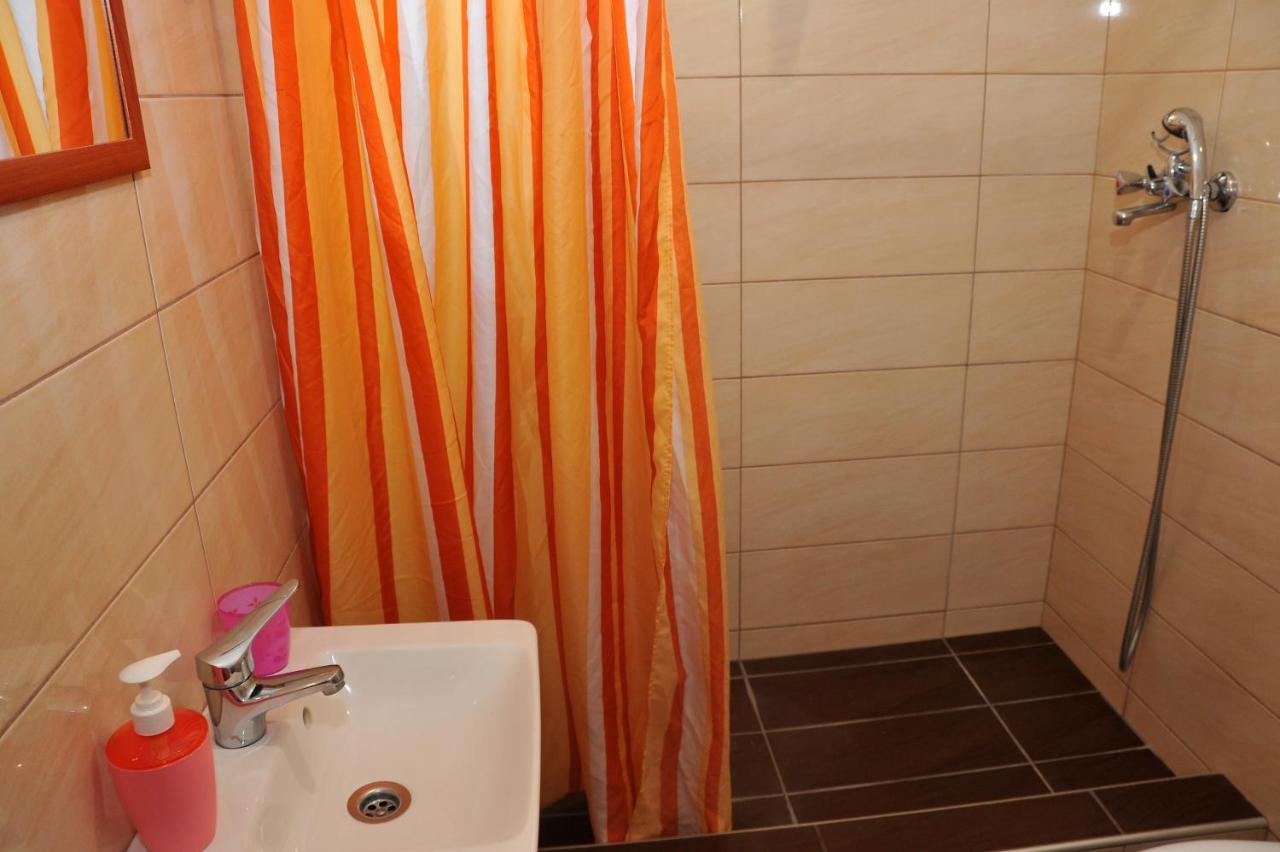 Guesthouse Bloutsos Rooms カストラキオン エクステリア 写真